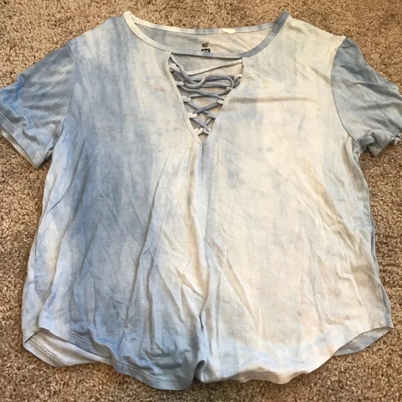 Me To We Tie Dye Lace Up V Neck Blue White Shirt - Picture 1 of 4